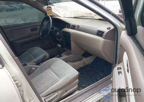 1996 Nissan Sentra Xe/Gxe z USA, uszkodzony, nr VIN 3N1AB41D7TL019873